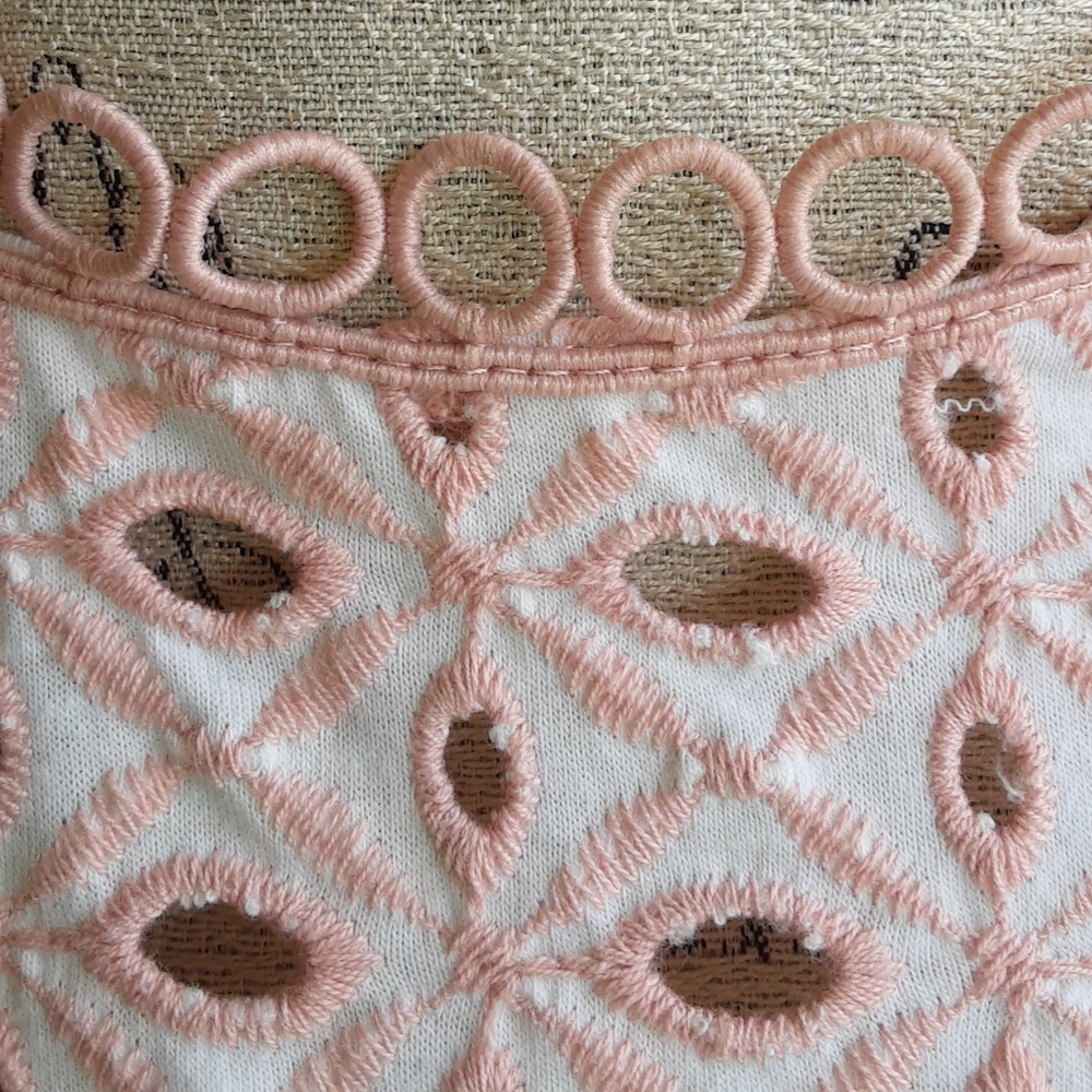 Broadway 38 Eyelet Embroidered Feminine Cotton Blend Top - Picture 5 of 9